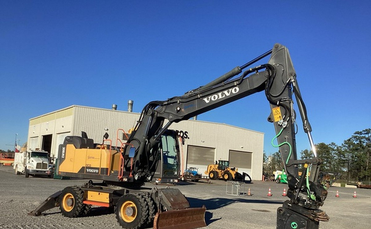 Usato Volvo EW180E 2017 wheel excavator in vendita, 1,176h