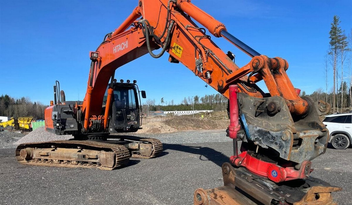 Używana Hitachi ZX250 2014 crawler excavator na sprzedaż, 10,556h