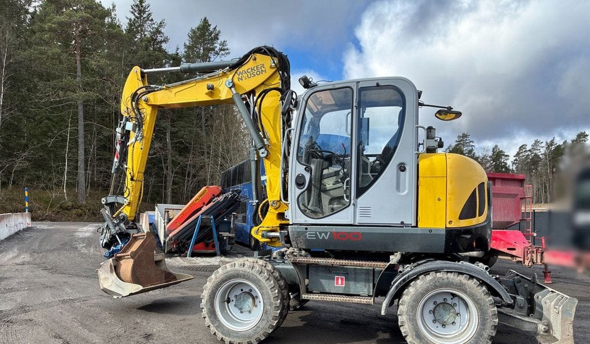 Usato Wacker Neuson EW 100 2014 wheel excavator in vendita, 6,692h